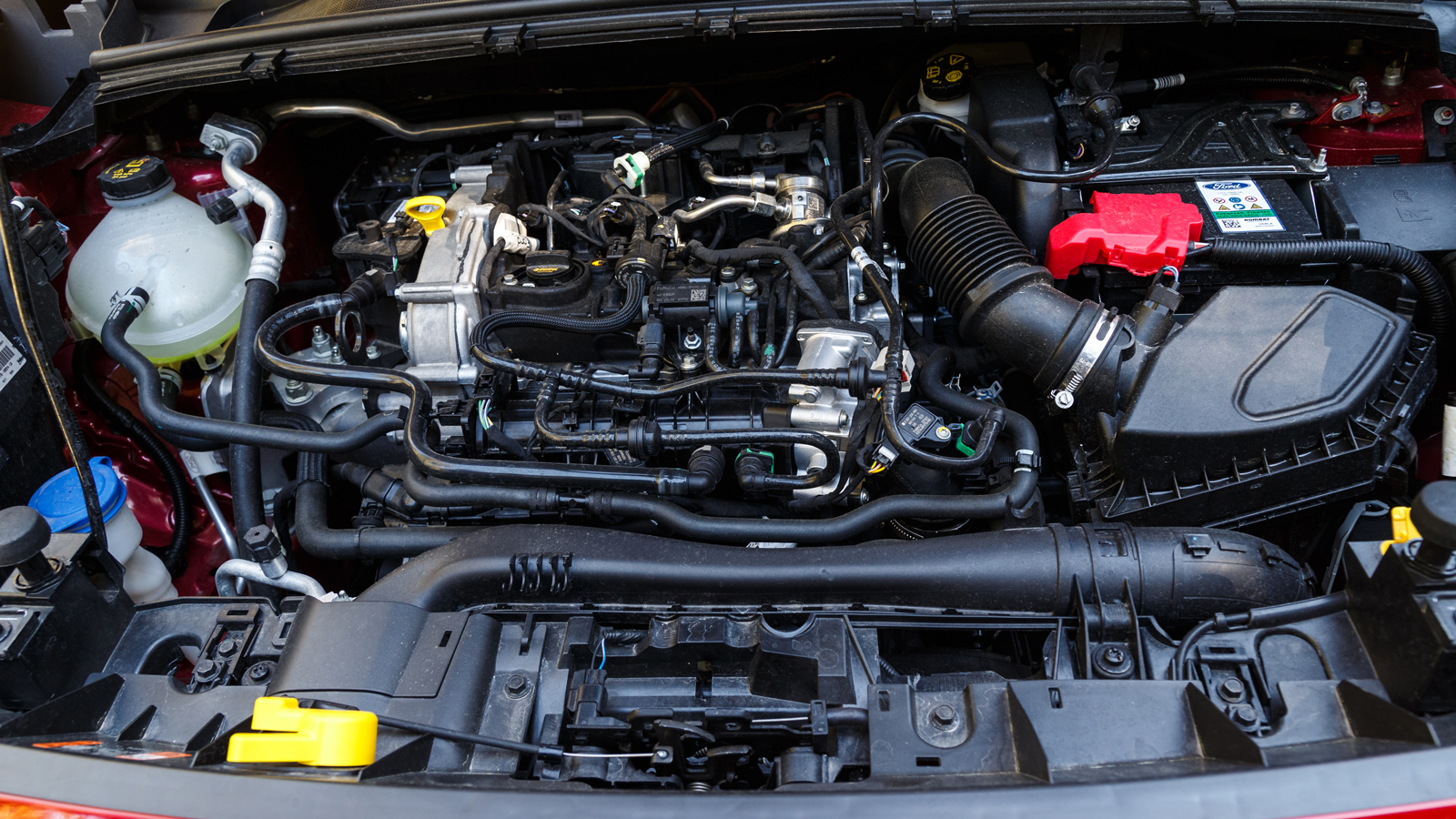 Ο ήπια υβριδικός κινητήρας των 155 ίππων συνεργάζεται εξαιρετικά με το 7ταχυτητο αυτόματο κιβώτιο, προσφέροντας ικανοποιητικές επιδόσεις στο Puma και 